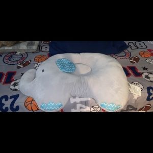 Baby nursing pillow